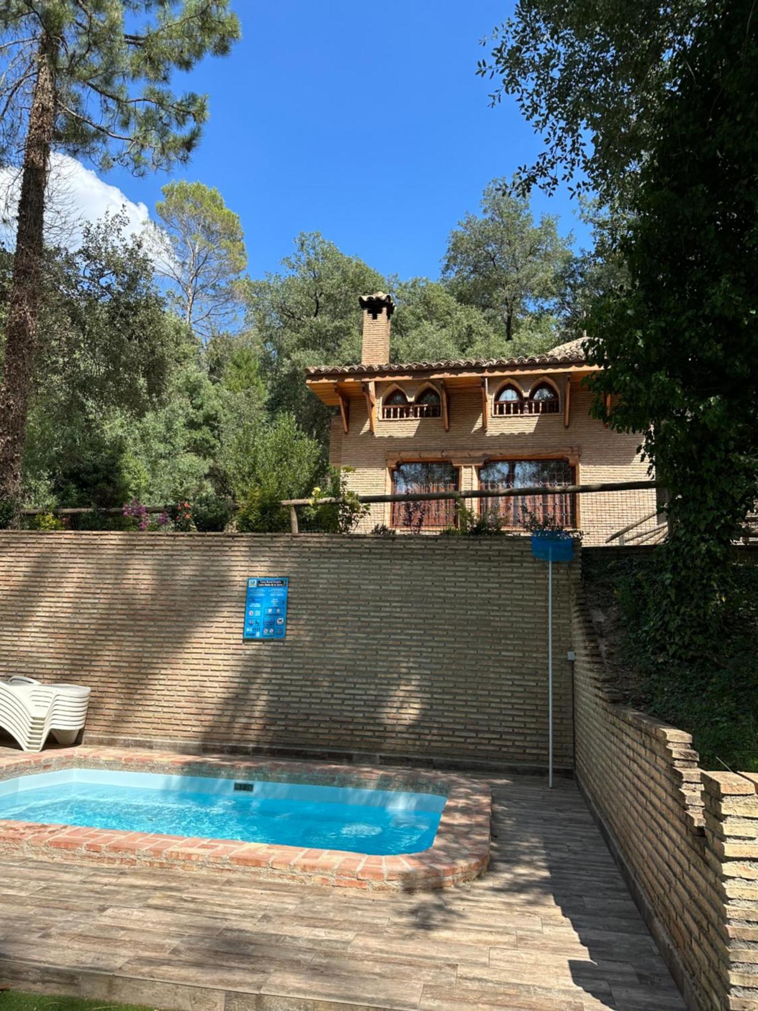 Ermita Santa Maria De La Sierra *
